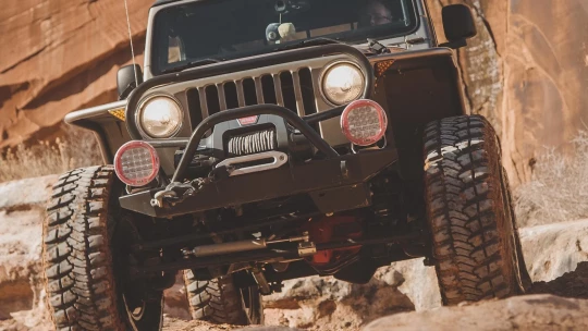 DougPettis_Gallery3_1920x1280-1920x1080