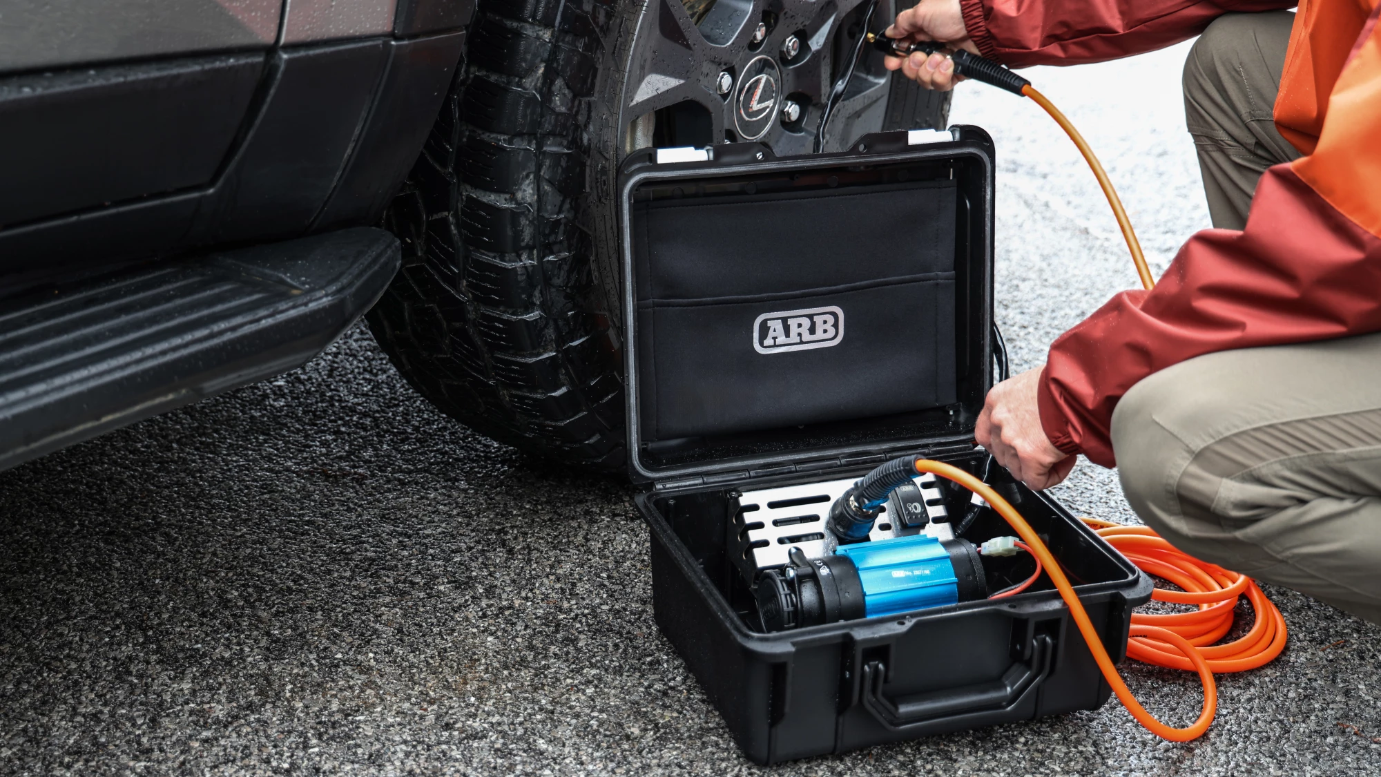 ARB Portable Air Compressor Tire (2) (1).JPG