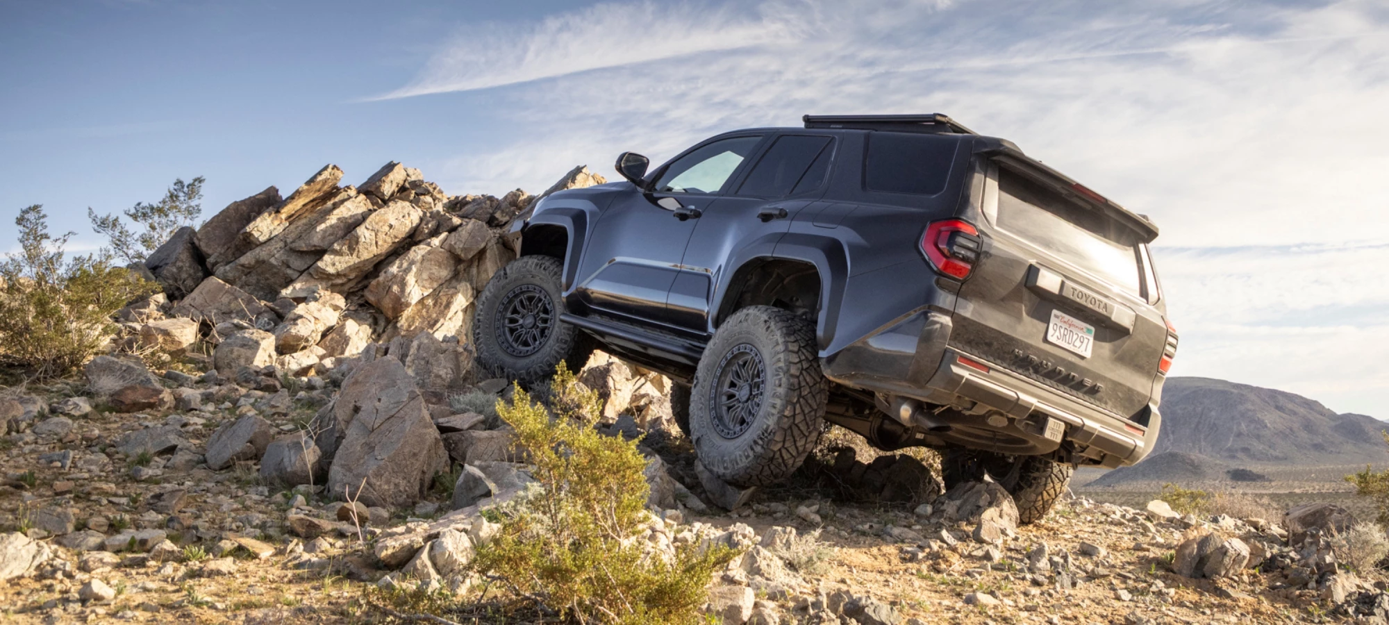 4runner going up rocks