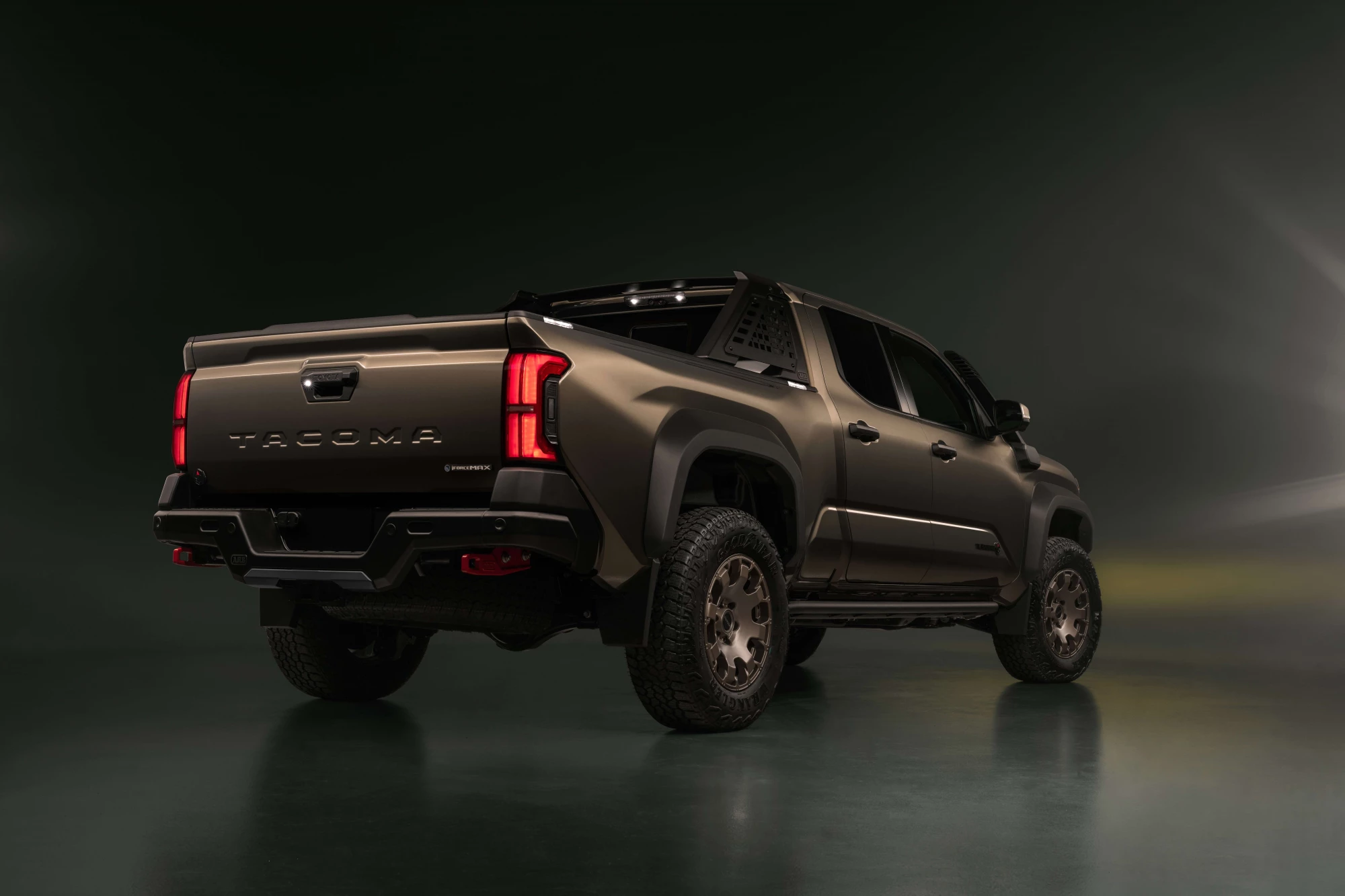 2024_Toyota_Tacoma_Trailhunter_Studio_003