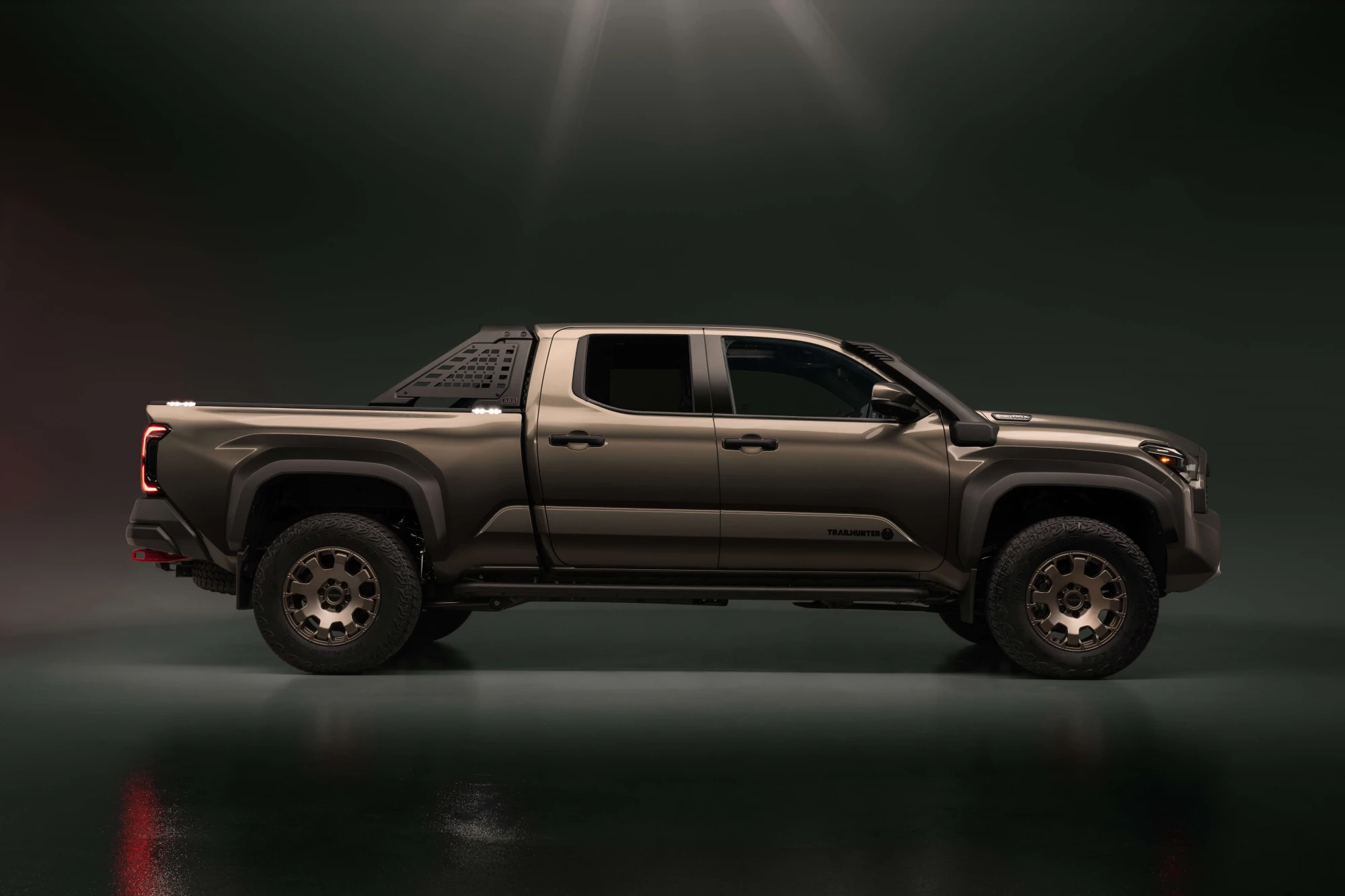 2024_Toyota_Tacoma_Trailhunter_Studio_002
