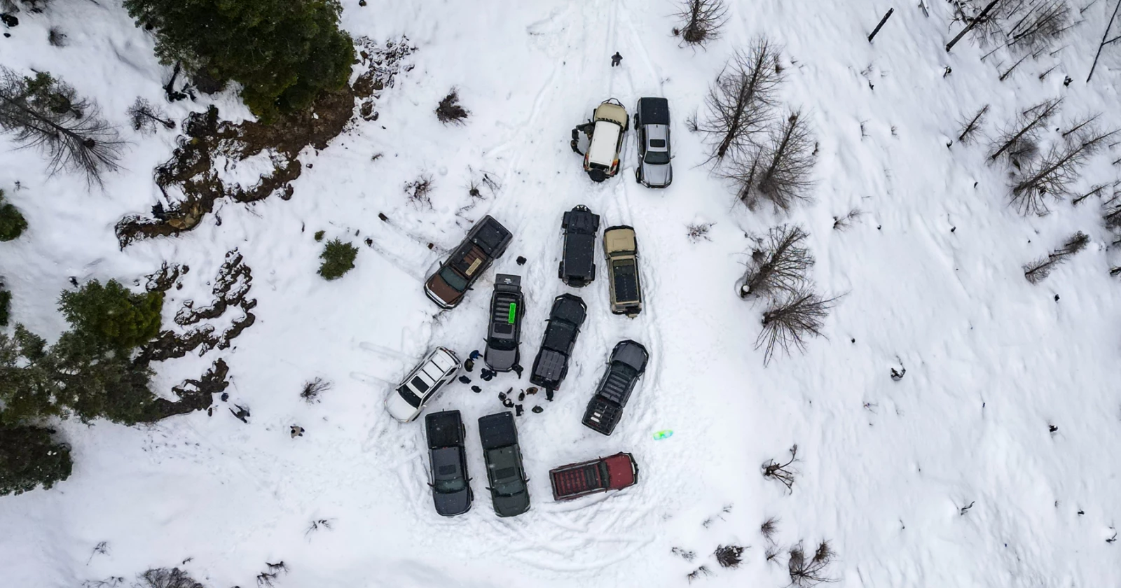 group_snow_wheeling